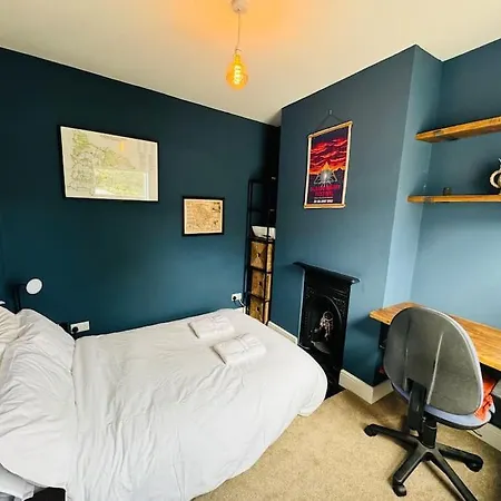 Adorable In St Annes With Parking & Garden 別荘