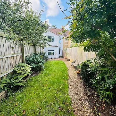 Casa de Férias Adorable In St Annes With Parking & Garden *