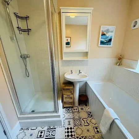 بيت للعطل Adorable In St Annes With Parking & Garden
